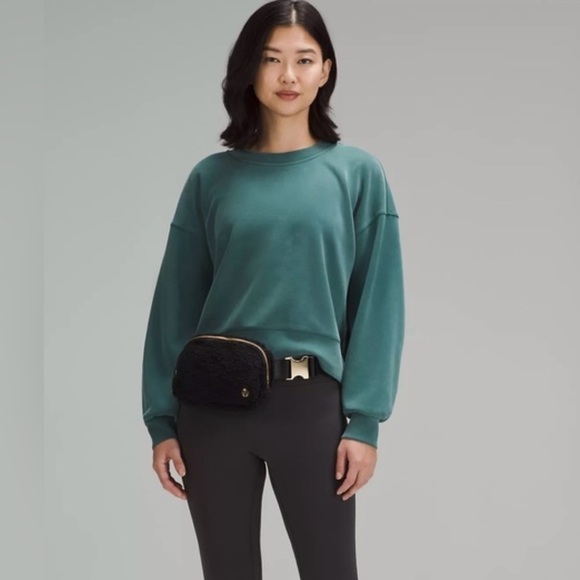 lululemon athletica Handbags - Lululemon Sherpa Everywhere Belt Bag black